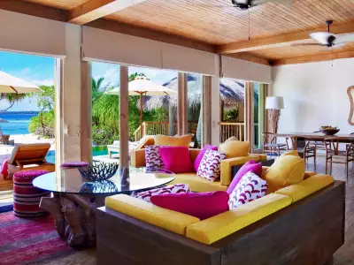 Lagoon Beach Villa with Pool - Two Bedroom Salon Six Senses Laamu