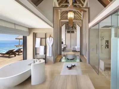 Waldorf Astoria Maldives Ithaafushi Three Bedroom Over Water Villa With Pool Bano