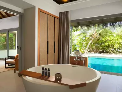 Deluxe Beach Pool Residence Bath Vakkaru Maldives